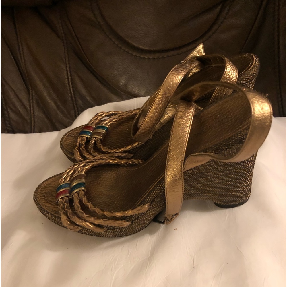 Enzo Angiolini women’s gold metallic wedge sandals, size 8.5-9